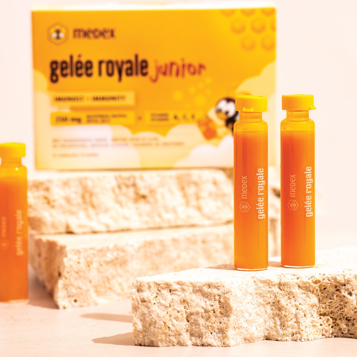 medexove stekleničke z gelee royale junior za imunost z dodanimi vitamini A,C,E